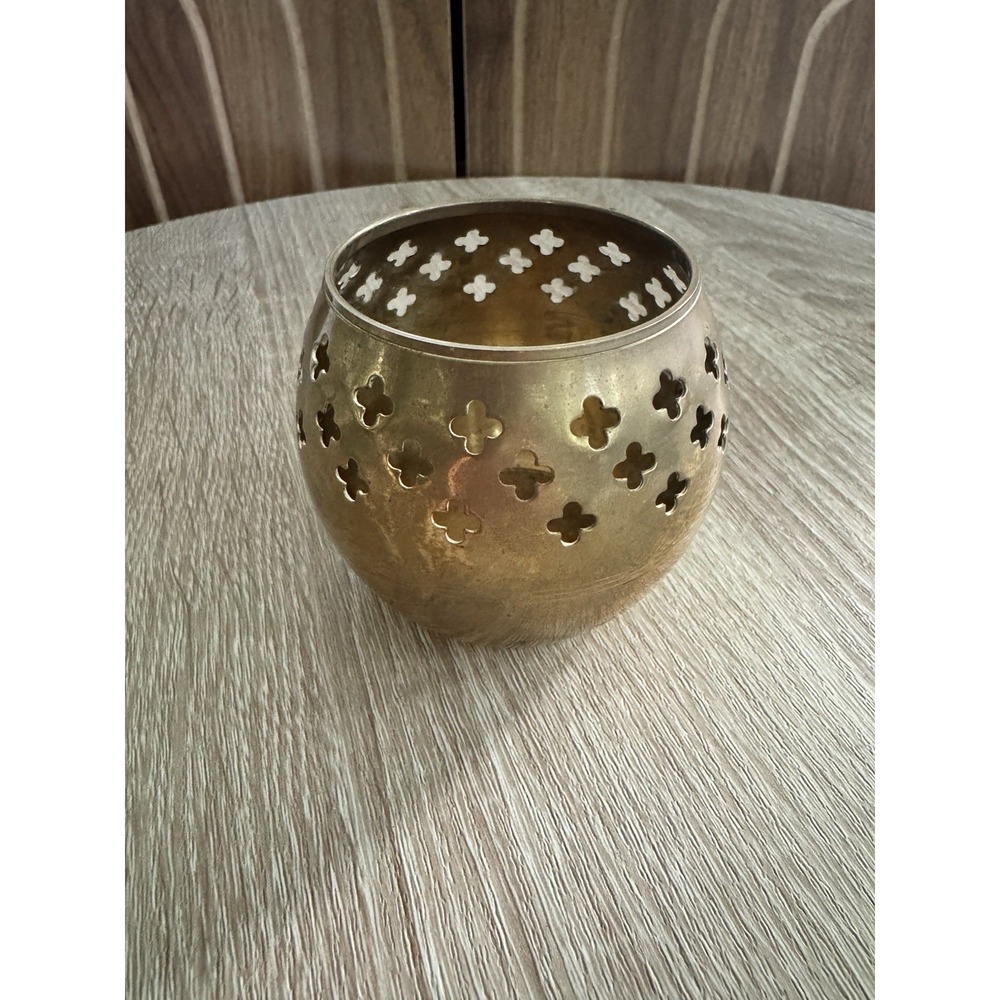 Vintage Brass Round Pierced Quatrefoil Votive Tea Light Candle Holder 3" Tall